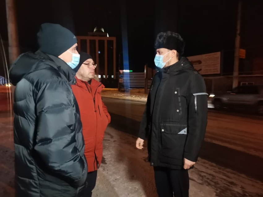 ​Александр Осипов проверил ход ночных работ по очистке дорог Читы от снега